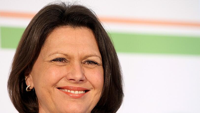 Bundesverbraucherschutzministerin Ilse Aigner
(CSU) wirbt für mehr Spenden von Lebensmitteln an bedürftige Menschen. Bundesverbraucherschutzministerin Ilse Aigner
(CSU) wirbt für mehr Spenden von Lebensmitteln an bedürftige Menschen.