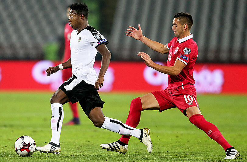 David Alaba (l.) soll nach der Niederlage mit der Nationalmannschaft noch in einem Belgrader Club gefeiert haben.