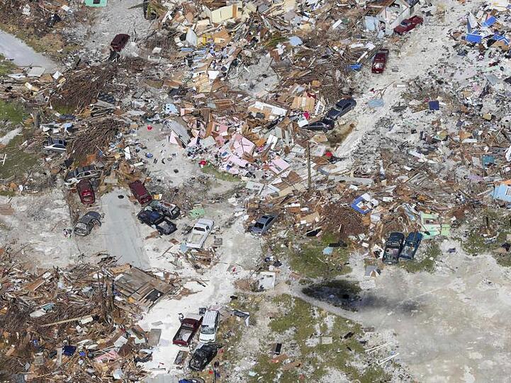 "Als wäre eine Atombombe explodiert": In einige der verwüsteten Gebiete auf den Bahamas sind immer noch keine Helfer vorgedrungen.