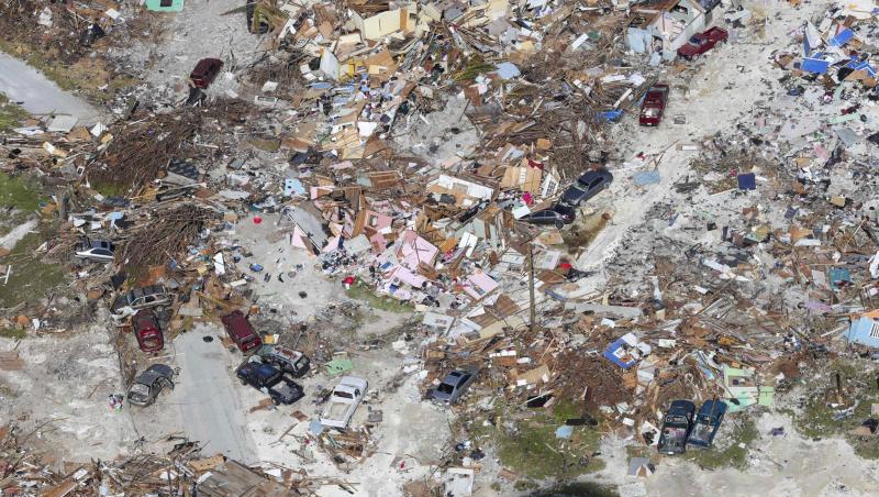 "Als wäre eine Atombombe explodiert": In einige der verwüsteten Gebiete auf den Bahamas sind immer noch keine Helfer vorgedrungen. "Als wäre eine Atombombe explodiert": In einige der verwüsteten Gebiete auf den Bahamas sind immer noch keine Helfer vorgedrungen.