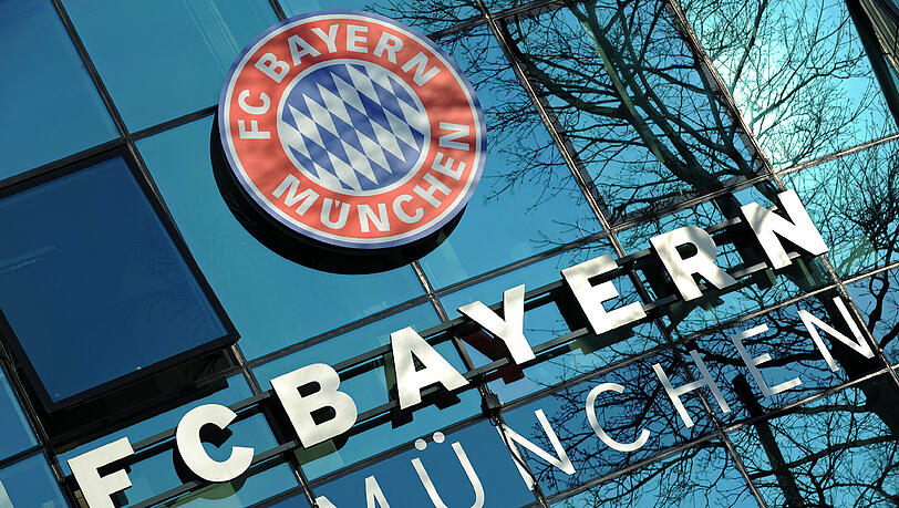 Die B-Junioren des FC Bayern München haben die Süddeutschemeisterschaft gewonnen. Die B-Junioren des FC Bayern München haben die Süddeutschemeisterschaft gewonnen.