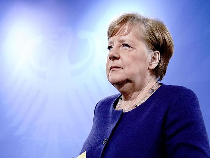 Bundeskanzlerin Angela Merkel (CDU), gibt nach der Videokonferenz mit den Ministerpräsidenten der Bundesländer eine Pressekonferenz.