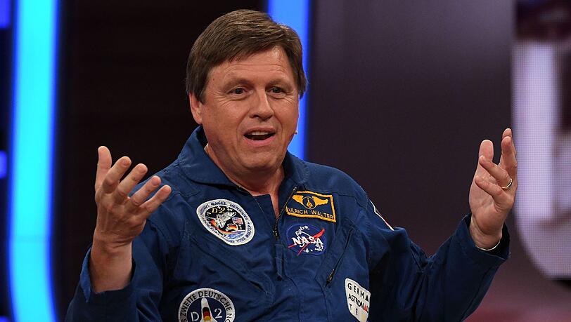 Ex-Astronaut  und TU-Professor Ulrich Walter in einer Fernsehshow.