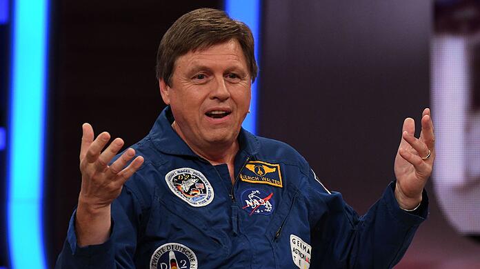 Ex-Astronaut  und TU-Professor Ulrich Walter in einer Fernsehshow.