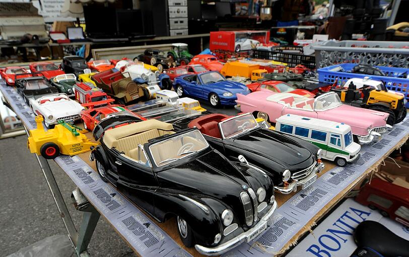 Bayerns größter Flohmarkt. Am Samstag waren wieder über 20000 Schnäppchenjäger da! Wir zeigen die besten und kuriosesten Bilder!