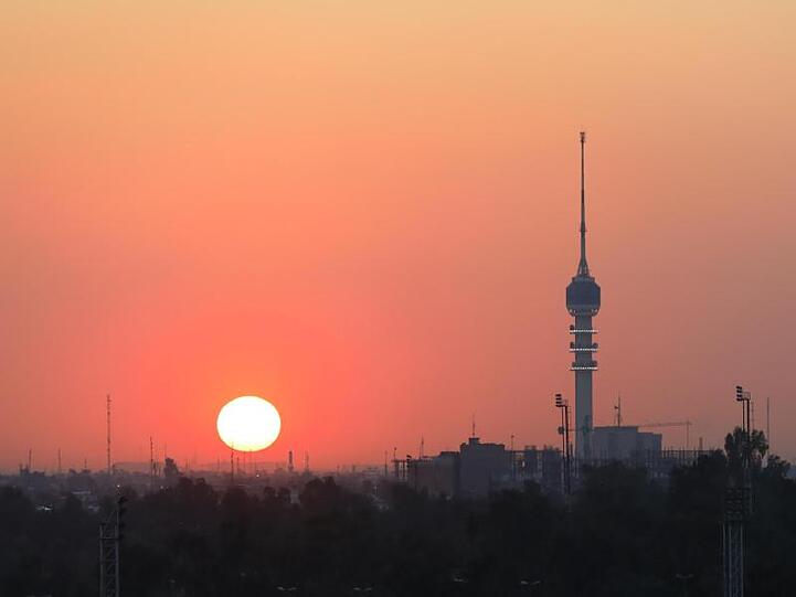 Die Sonne geht in Bagdad unter. Der neue Regierungschef Al-Kasimi gilt als Kompromisskandidat.