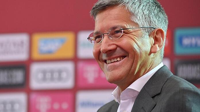 Der FC-Bayern-Präsident Herbert Hainer will künftig mehr auf den Nachwuchs aus dem eigenen Campus setzen.