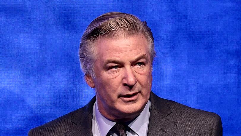 Alec Baldwin muss sich vor Gericht verantworten.