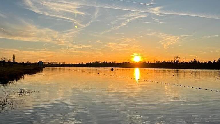 An der Regattastrecke ist der Sonnenuntergang besonders schön. An der Regattastrecke ist der Sonnenuntergang besonders schön.