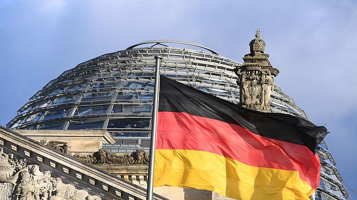 Kaum vorstellbare Summen: Im Bundestag geht es um dreistellige Milliardenbeträge für Verteidigung, Infrastruktur, Klimaschutz. (Achivfoto)