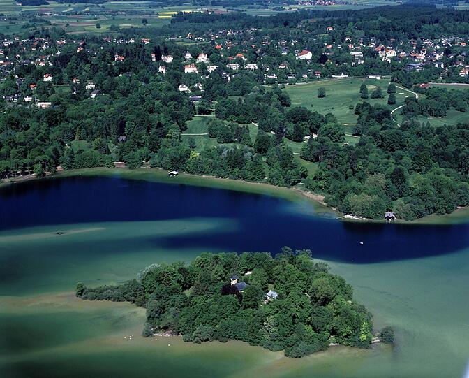 Die Roseninsel im Starnberger See aus der Vogelperspektive