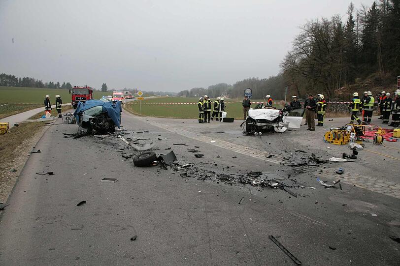 Der Horror-Crash von Berndorf. Die Bilder vom Unfallort.