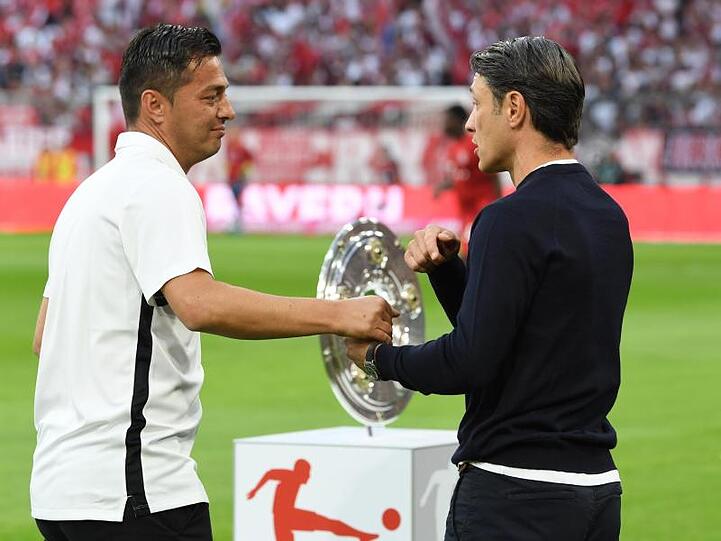 Hertha-Trainer Ante Covic (l) und Bayern-Coach Niko Kovac sind alte Freunde.