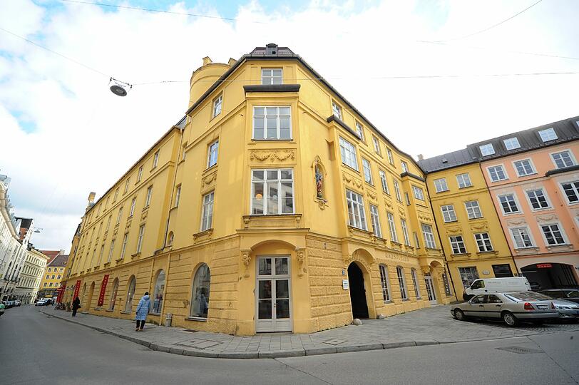 Das Radspieler-Haus in der Hackenstraße mit dem gleichnamigen edlen Einrichtungs-Geschäft.