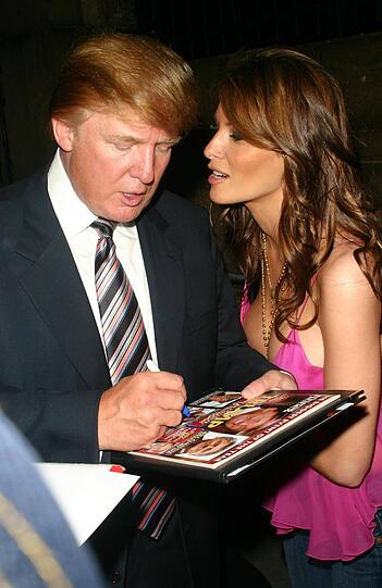 Enge Kleider und viel nackte Haut: Ex-Model Melania Trump ist keine gewöhnliche First Lady. Bilder von ihren öffentlichen Auftritten sehen Sie in unserer Bilderstrecke.