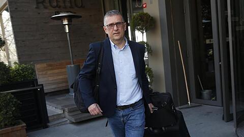ZDF-Korrespondent Jörg Brase ist auf dem Weg zum Flughafen in Istanbul, um die Türkei zu verlassen.