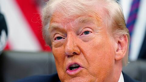 Trump setzt widerspr&uuml;chliche Posts zum Konflikt mit dem Iran ab.
