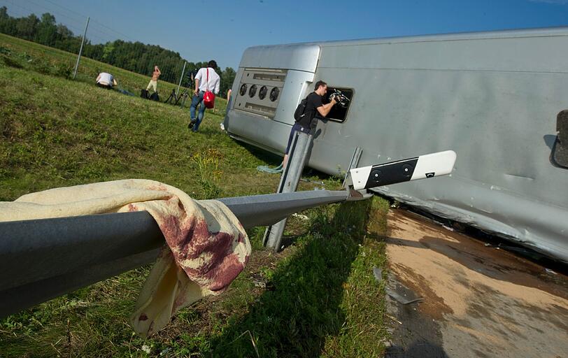 Busunglück in Freising: Die Bilder vom Unfallort