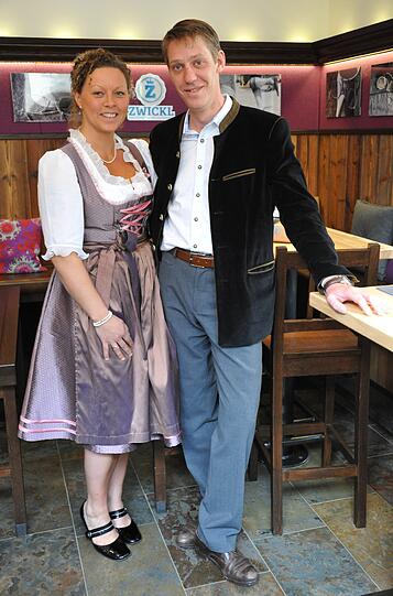 Virginie und Markus Götz läuten am Viktualienmarkt eine neue Ära ein: die des Fleischpflanzerls.