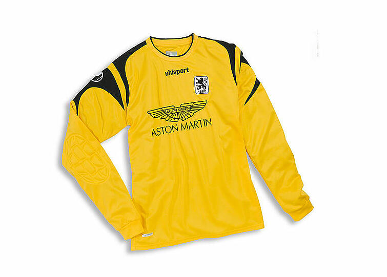 Für Gabor Kiraly ändert sich nicht sehr viel: Gelbes Trikot - graue Schlabberhose.