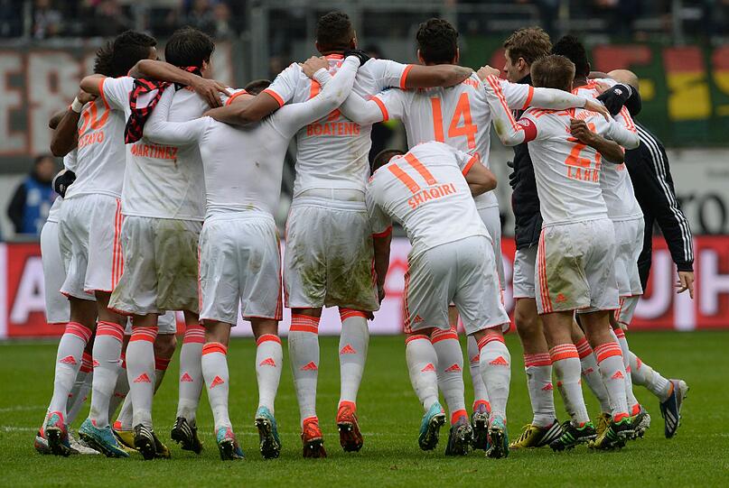 So ausgelassen feiern die Bayern-Spieler den Meistertitel. Die schönsten Jubel-Bilder!