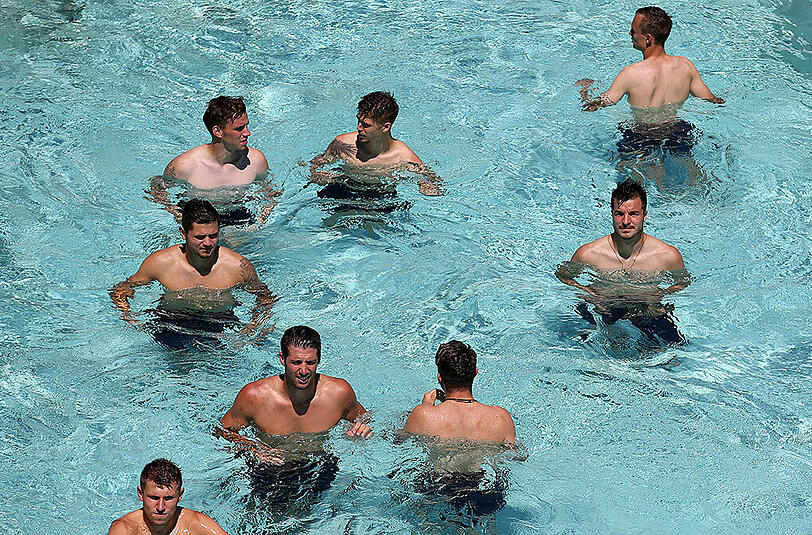 Sehenswert: Aktive und passive Erholung an Tag vier im Trainingslager des TSV 1860 in Bad Waltersdorf. Die Bilder.