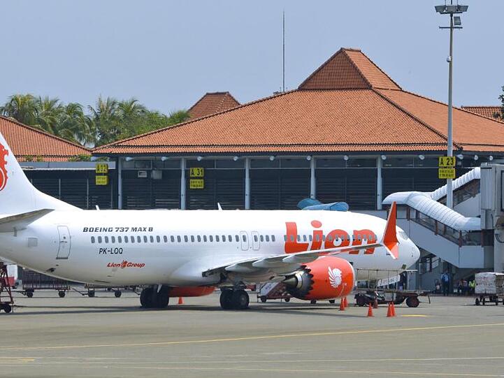 Eine Boeing 737 MAX 8 der Fluggesellschaft Lion Air am Flughafen Jakarta.
