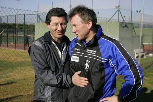 Reif für Liga eins? Fürths Präsident Helmut Hack und Trainer Benno Möhlmann sagen plötzlich eindeutig &bdquo;Ja&ldquo; zum Aufstieg.