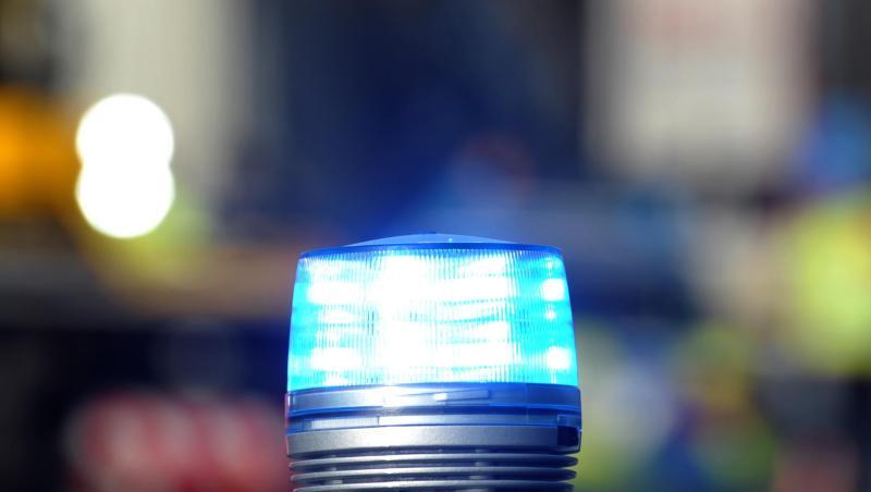 Blaulicht leuchtet auf dem Dach eines Polizeiwagens. Foto: Lino Mirgeler/Archiv Blaulicht leuchtet auf dem Dach eines Polizeiwagens. Foto: Lino Mirgeler/Archiv