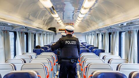 Kontrollen der Bundespolizei an der Grenze zu Tschechien. (Archivbild)