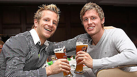 Mit Kameradschaft in die Aufholjagd: Stefan Aigner (links) und Benny Schwarz.