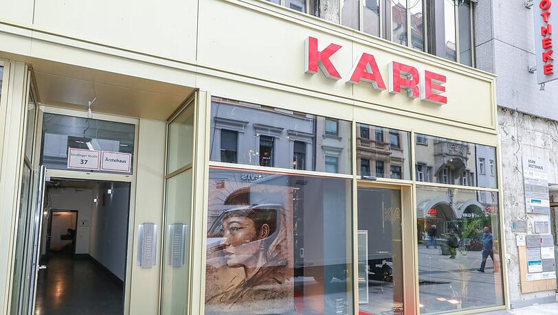 Kare in der Sendlinger Straße. Hier gibt es viele Einrichtungs-Geschäfte. Kare in der Sendlinger Straße. Hier gibt es viele Einrichtungs-Geschäfte.