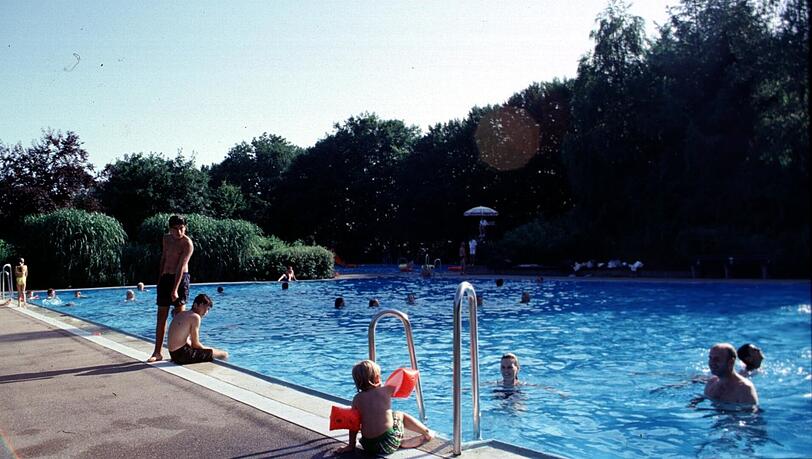 Spaß mitten im Grünen: Noch bis 2009 gab es das Allacher Sommerbad.