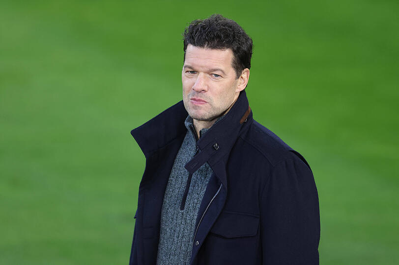 Karls Berater: Michael Ballack. Karls Berater: Michael Ballack.