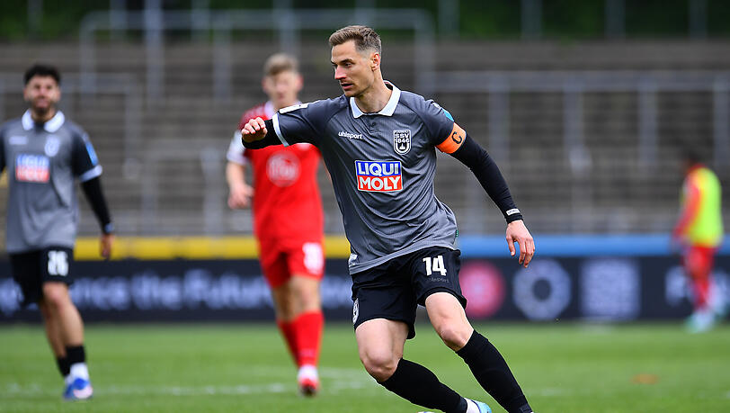 Nach dem erneuten Abstieg mit dem SSV Ulm k&ouml;nnte Dennis Dressel zum TSV 1860 zur&uuml;ckkehren, den er im Sommer 2022 verlassen hatte.