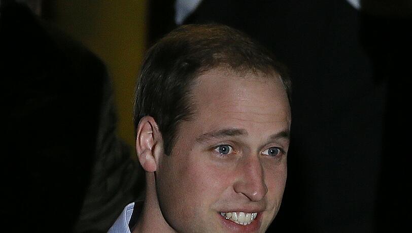 William nach dem Besuch bei seiner Kate. William nach dem Besuch bei seiner Kate.