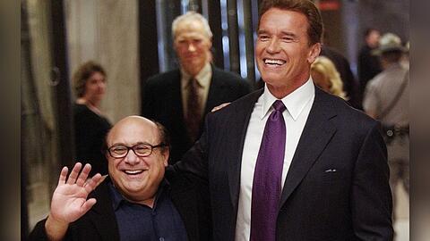 Arnold Schwarzenegger (r.) und Danny DeVito eint eine langjährige Freundschaft.
