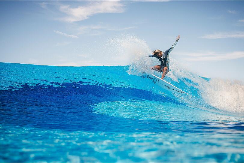 Spektakuläre Wellen und pure Freude: Willkommen in der O2 SURFTOWN MUC! Spektakuläre Wellen und pure Freude: Willkommen in der O2 SURFTOWN MUC!