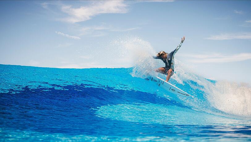 Spektakuläre Wellen und pure Freude: Willkommen in der O2 SURFTOWN MUC! Spektakuläre Wellen und pure Freude: Willkommen in der O2 SURFTOWN MUC!