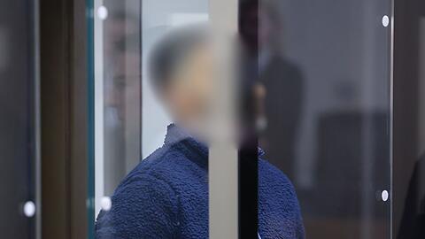 Ein Angeklagter beim Prozess gegen insgesamt vier mutma&szlig;liche Mitglieder der radikal-islamistischen Hamas vor dem Kammergericht. (Archivbild)