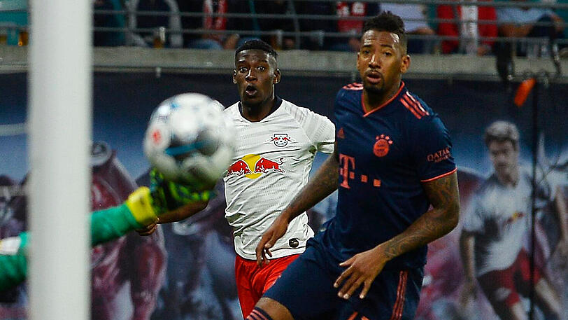 JÉRÔME BOATENG - NOTE 3: Weil David Alaba sich beim Aufwärmen nicht gut fühlte und mit muskulären Problemen kurzfristig passen musste, kam der Weltmeister von 2014 zu seinem Saisondebüt. Ohne Anlaufschwierigkeiten (letztes Pflichtspiel Anfang August), sofort mit seinen gefährlichen langen Bällen in die Spitze. Sah Gelb nach einem härteren Kontakt von hinten im Zweikampf mit Werner.
