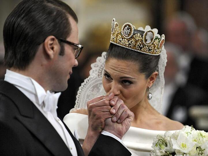 Auf Schwedisch sagt man "Ja" - Victoria heiratet Daniel.