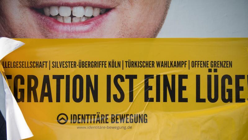 Aufkleber der rechten Identitären Bewegung auf einem Wahlplakat der SPD in Tübingen. Aufkleber der rechten Identitären Bewegung auf einem Wahlplakat der SPD in Tübingen.