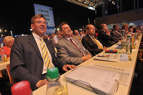 Nürnberger Delegierte: Wirtschaftsreferent Roland Fleck und Beckstein-Vertrauter Peter Jungnickl (v. li.).