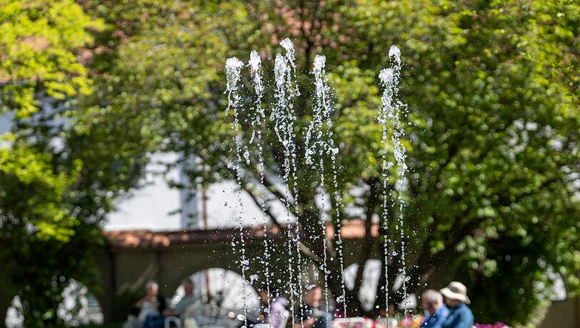 Zum Wochenstart bleibt es im ganzen Freistaat sonnig und warm.