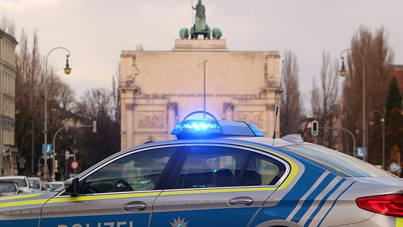 Zwischen Münchner Freiheit und Siegestor sind in München immer wieder PS-Poser unterwegs.(Symbolbild)