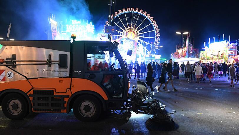 Nächtlicher Einsatz: Um 8 Uhr in der Früh war das gesamte Festgelände am Montag wieder in einwandfreiem Zustand. Nächtlicher Einsatz: Um 8 Uhr in der Früh war das gesamte Festgelände am Montag wieder in einwandfreiem Zustand.