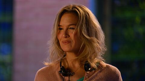 Renée Zellweger ist zum vierten Mal in die Rolle der chaotischen, aber liebenswerten Britin Bridget Jones geschlüpft.