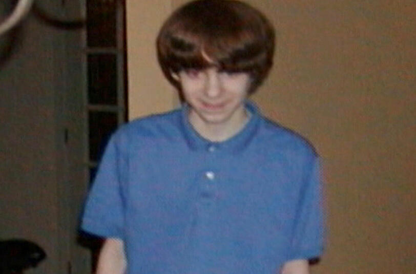 Der Attentäter auf einem Foto von 2005. Um 9.30 Uhr am Freitagmorgen betrat Adam Lanza in schwarzer Militärkleidung die Sandy-Hook-Grundschule in Newtown. Lanza erschoss mit zwei Waffen 20 Kinder sowie fünf Erwachsene. Danach nahm er sich selbst das Leben.