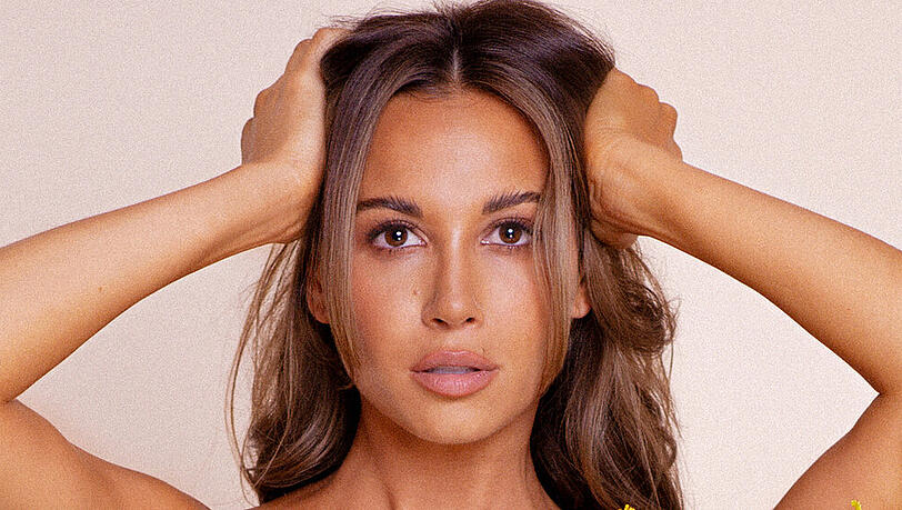 Mandy Capristo nutzt Make-up nur noch, "um die besonderen Merkmale, die jeder in seinem Gesicht hat, hervorzubringen".